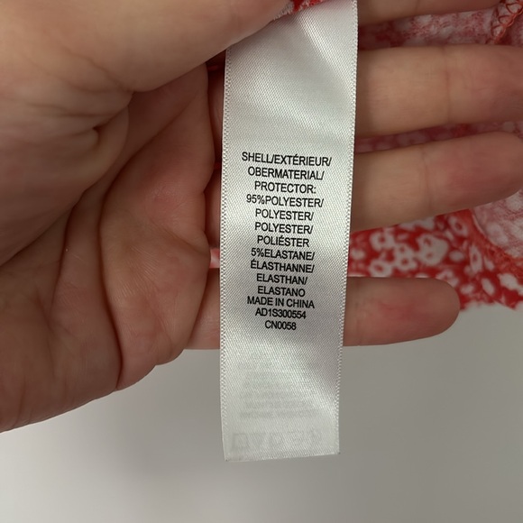 Adrianna Papell Red Floral Print Ruffle Short Sleeve Top size medium - Picture 6 of 7